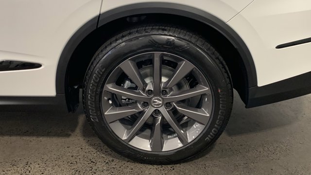 Vehicle image 14 of 33