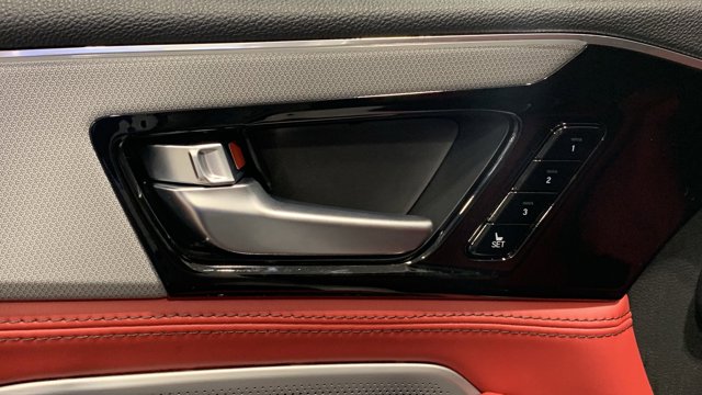 Vehicle image 18 of 33