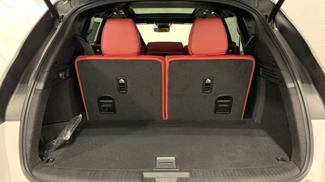 Vehicle image 32 of 33