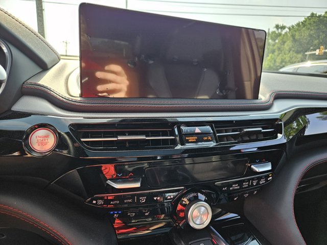 Vehicle image 12 of 13