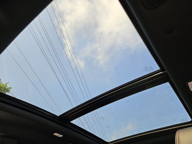Vehicle image 8 of 13
