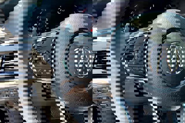 Vehicle image 8 of 20