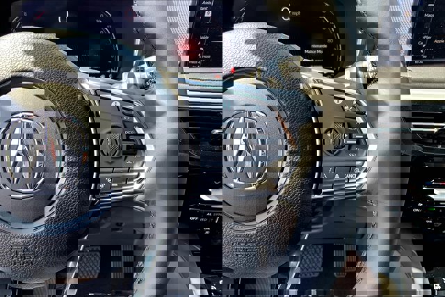 Vehicle image 9 of 20