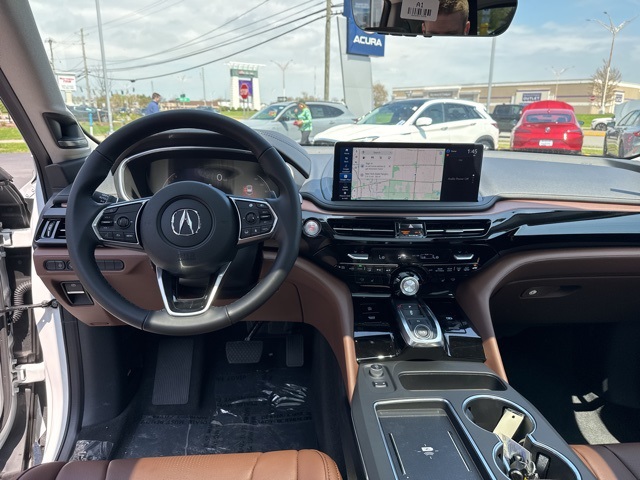 Vehicle image 8 of 14