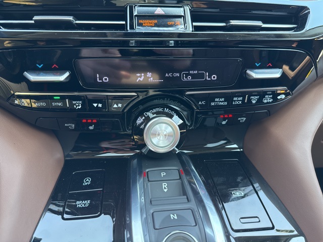 Vehicle image 11 of 14