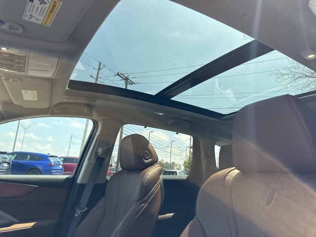 Vehicle image 6 of 14