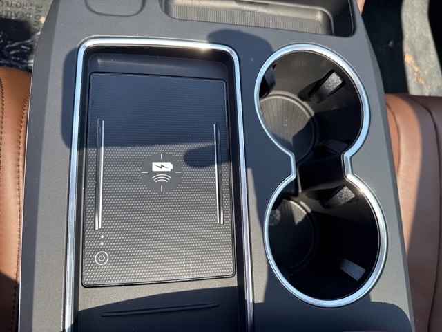 Vehicle image 10 of 14