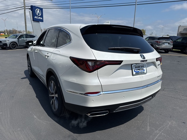 Vehicle image 4 of 14