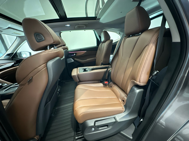 Vehicle image 14 of 25