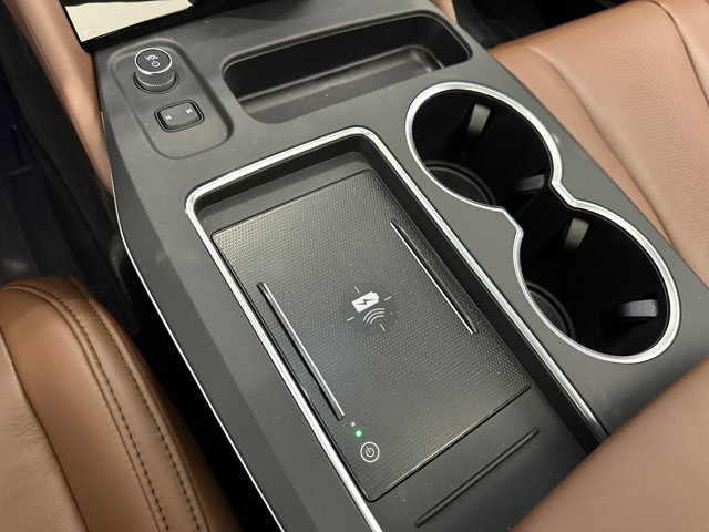 Vehicle image 22 of 25