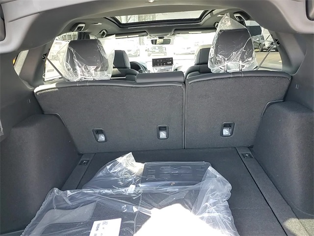 Vehicle image 10 of 23
