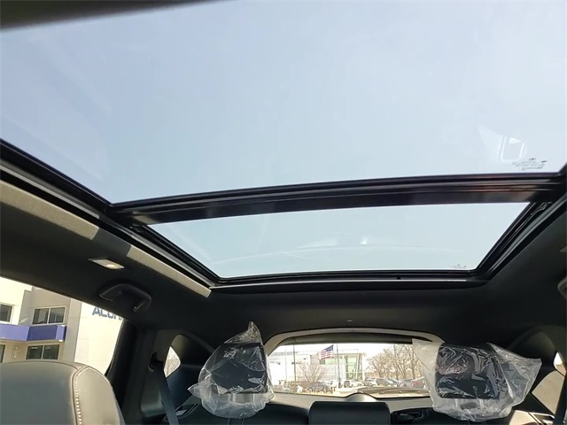 Vehicle image 21 of 23