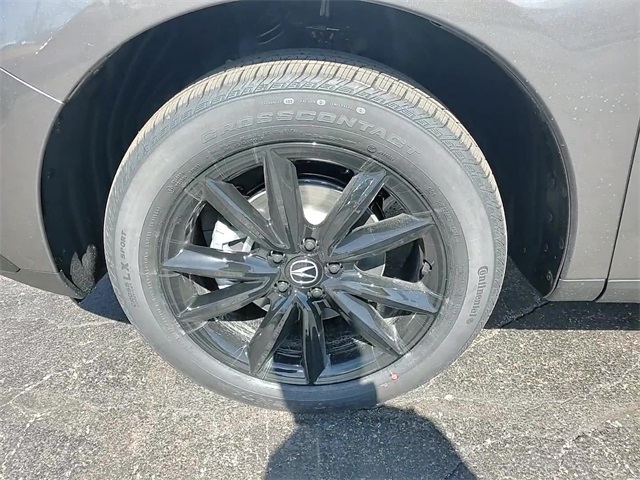 Vehicle image 11 of 23