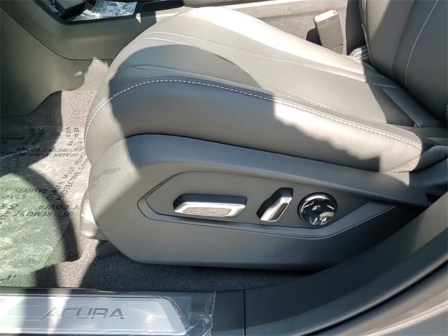 Vehicle image 14 of 23