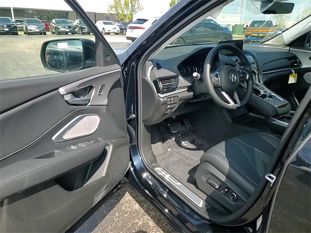 Vehicle image 13 of 24