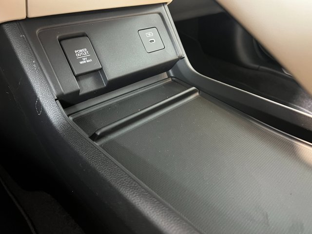 Vehicle image 36 of 39