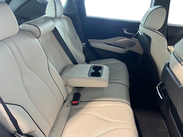 Vehicle image 15 of 39