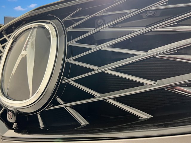 Vehicle image 33 of 39