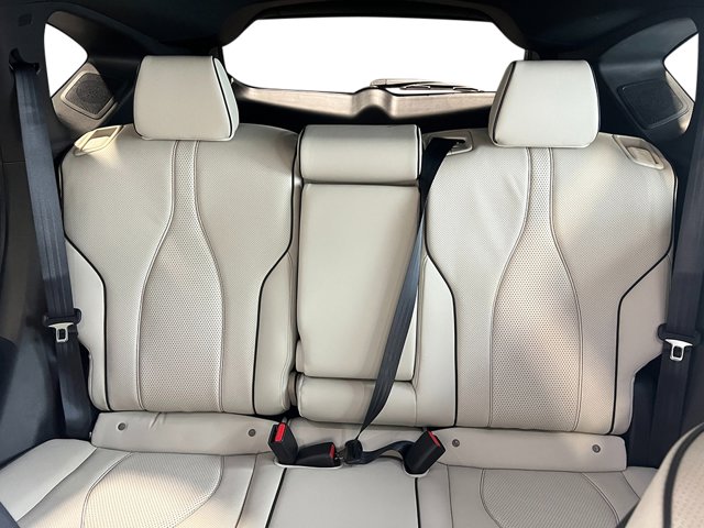 Vehicle image 16 of 39