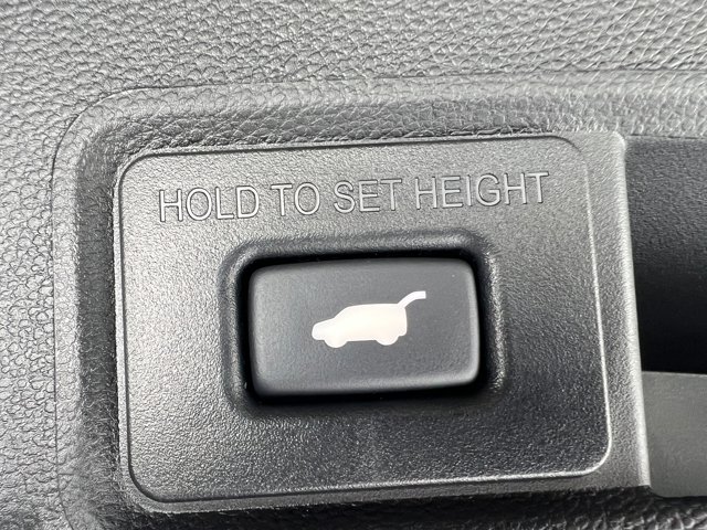 Vehicle image 32 of 39