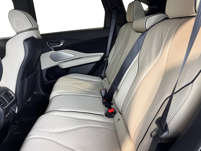 Vehicle image 14 of 39