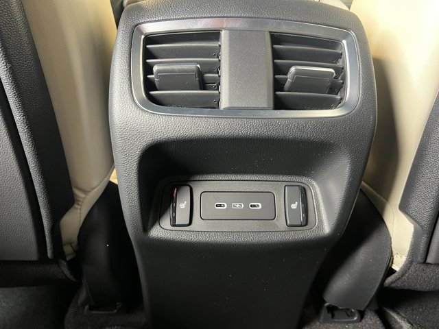 Vehicle image 37 of 39