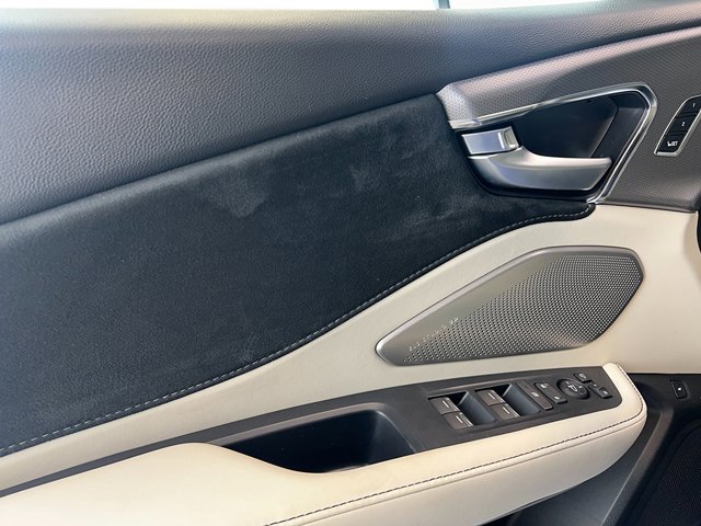 Vehicle image 25 of 39