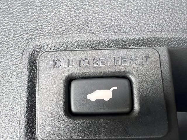 Vehicle image 34 of 39