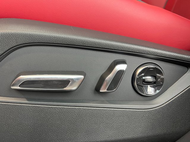 Vehicle image 18 of 39