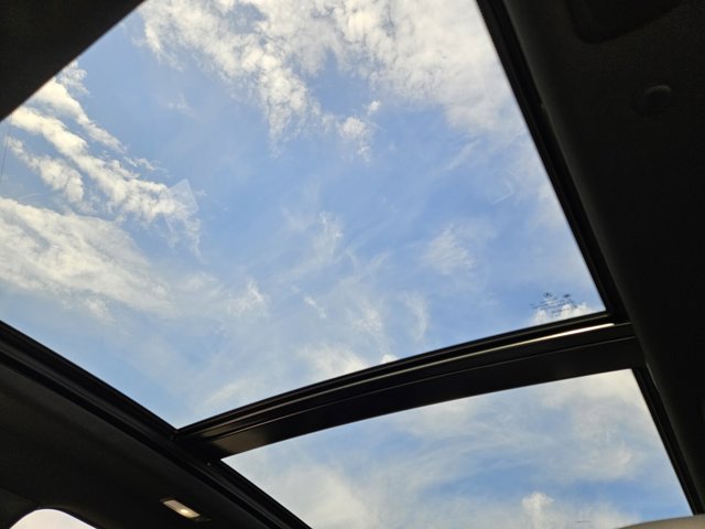 Vehicle image 8 of 13