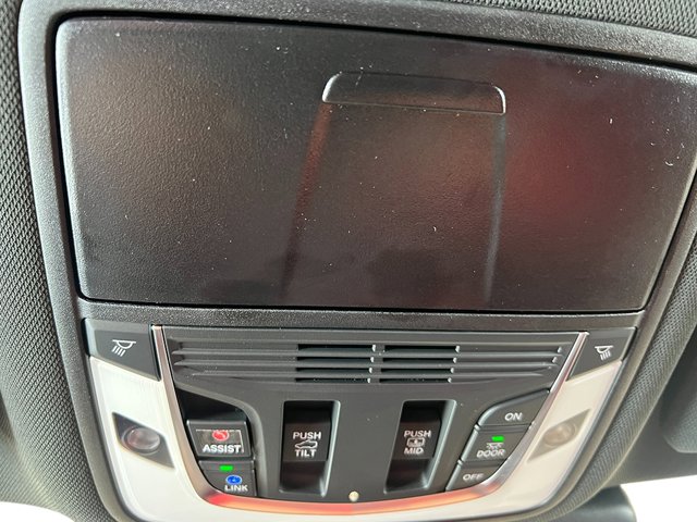 Vehicle image 28 of 39