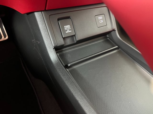 Vehicle image 32 of 39