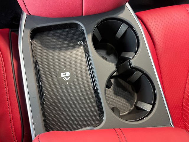 Vehicle image 35 of 39