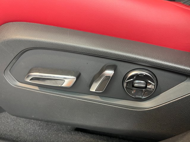 Vehicle image 36 of 39