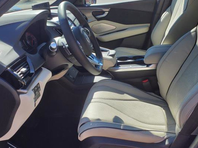 Vehicle image 6 of 9