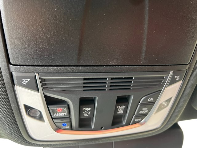 Vehicle image 25 of 38