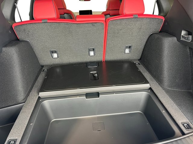 Vehicle image 11 of 38