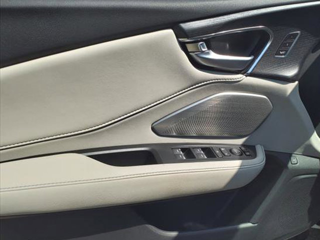 Vehicle image 6 of 9
