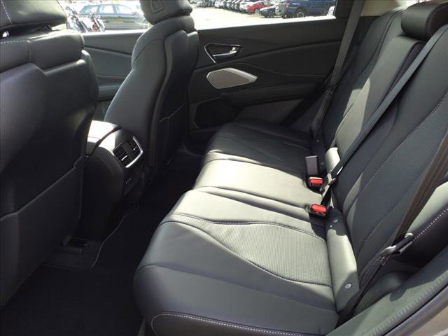 Vehicle image 7 of 9