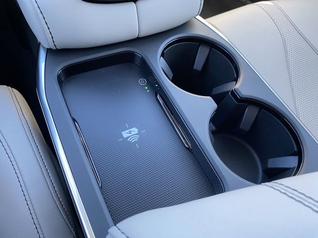 Vehicle image 14 of 17