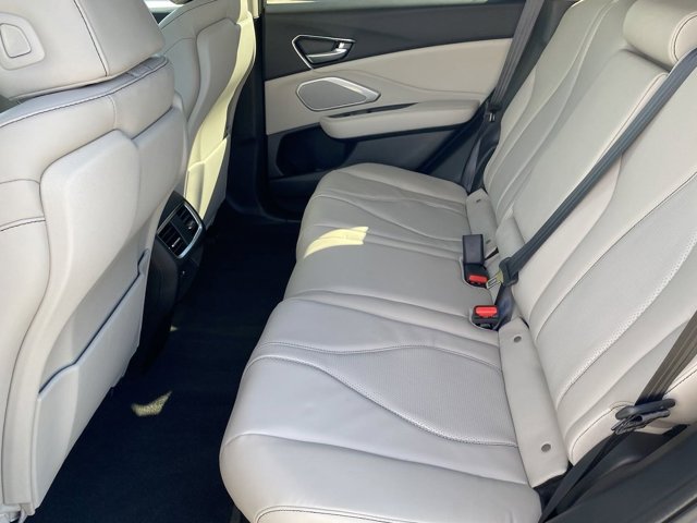 Vehicle image 8 of 17