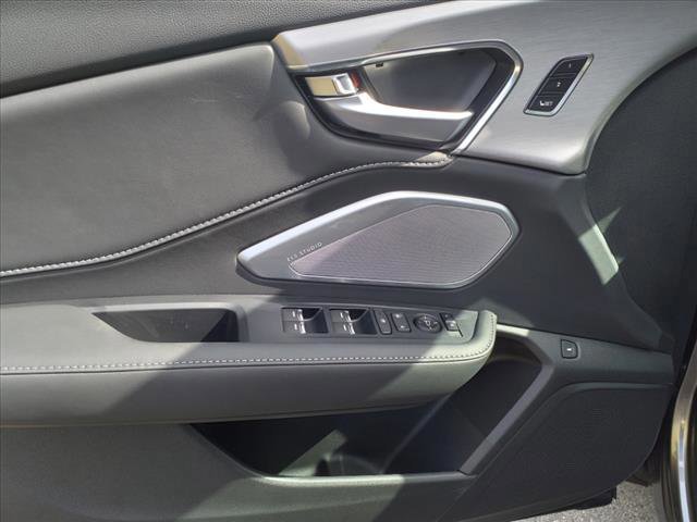 Vehicle image 5 of 9