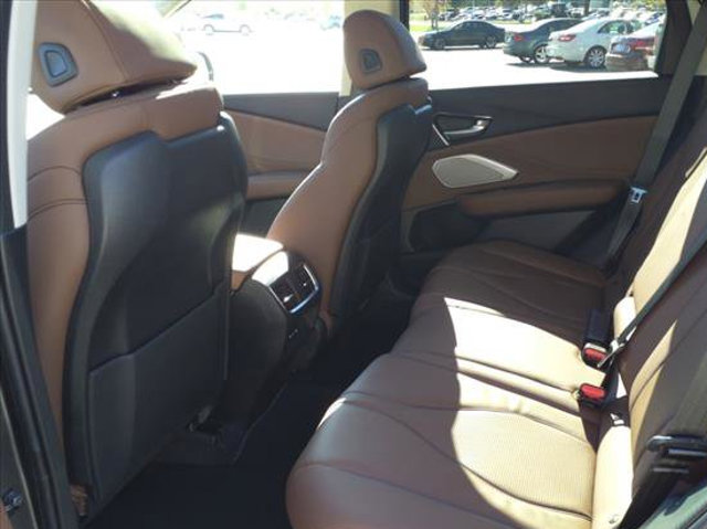 Vehicle image 7 of 9