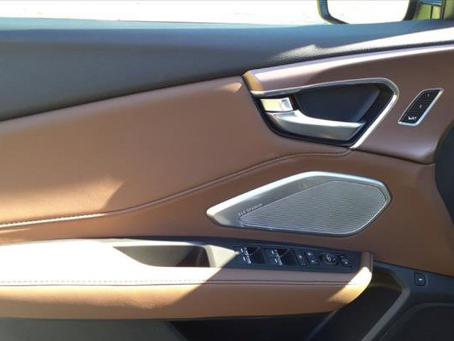 Vehicle image 5 of 9