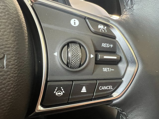 Vehicle image 34 of 38