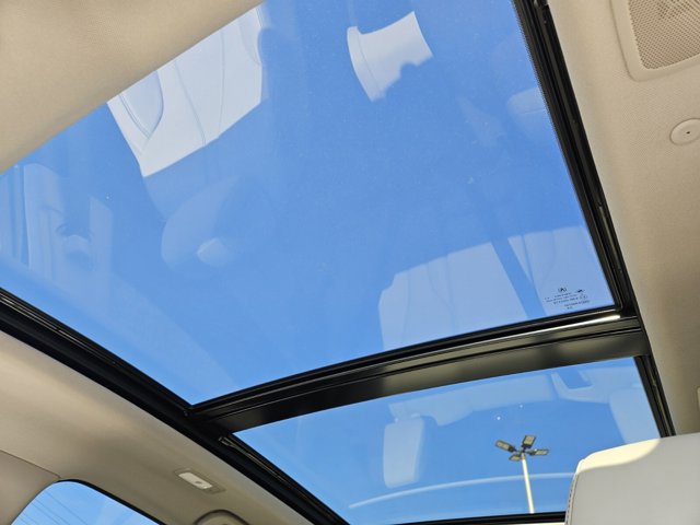 Vehicle image 8 of 13