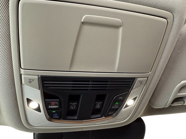 Vehicle image 27 of 38