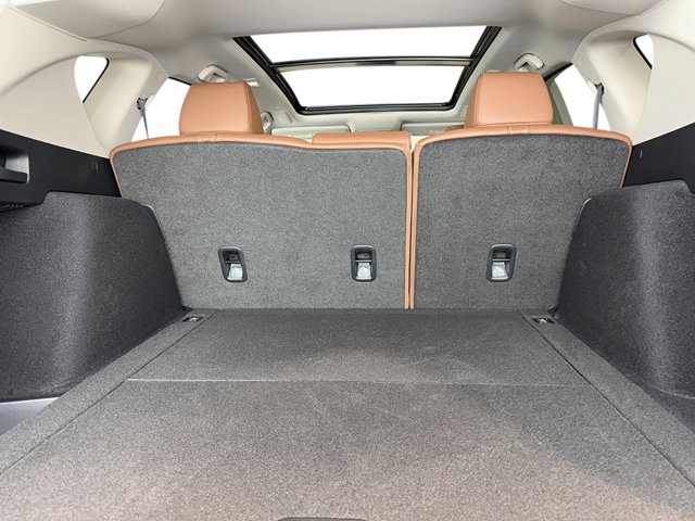 Vehicle image 11 of 38