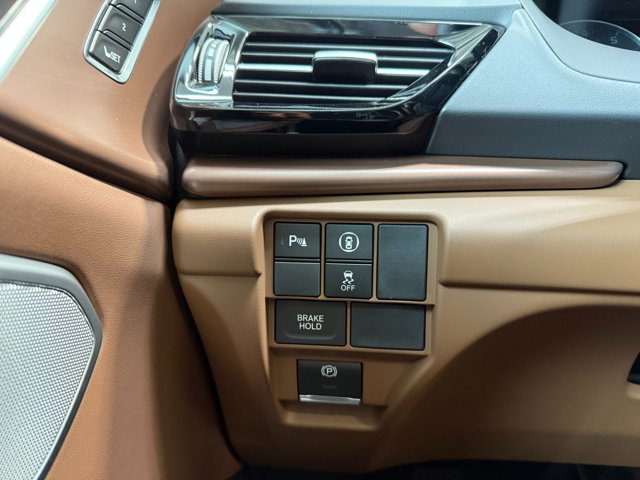 Vehicle image 29 of 38