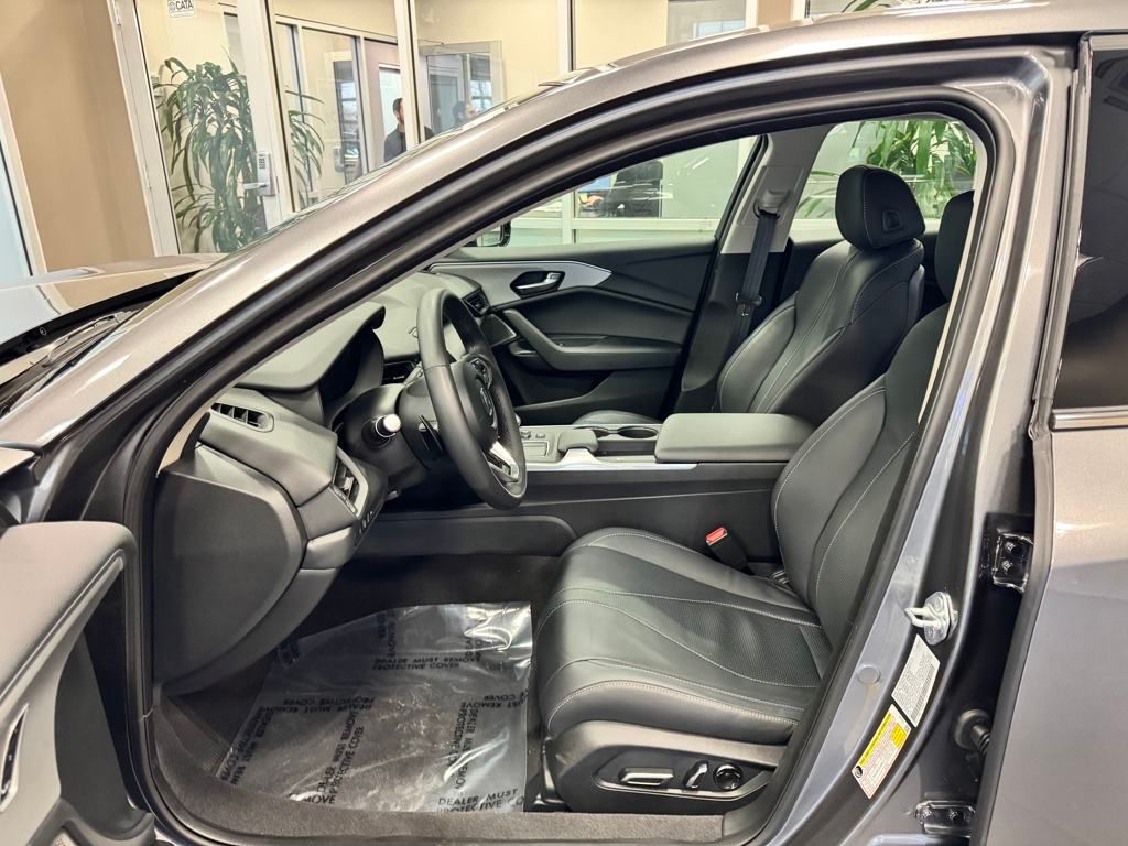 Vehicle image 15 of 35